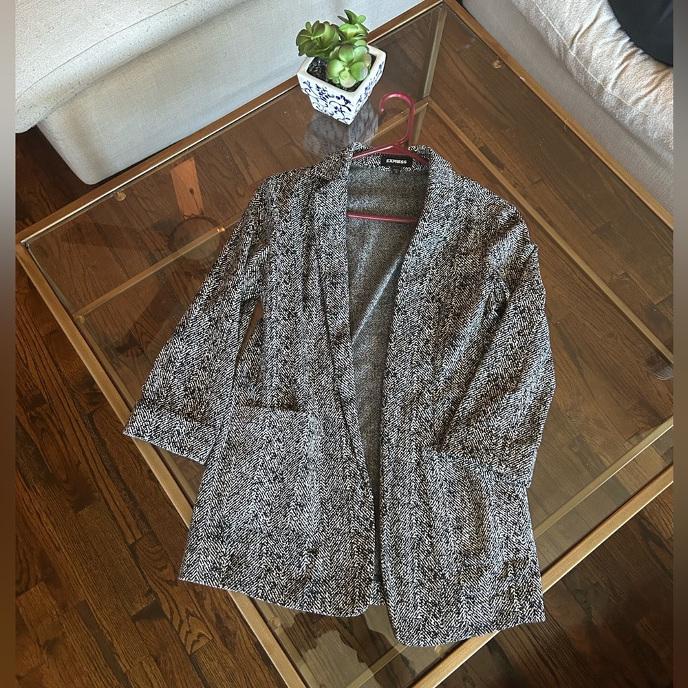 EXPRESS Black and White Patterned Blazer 3/4 Sleeve